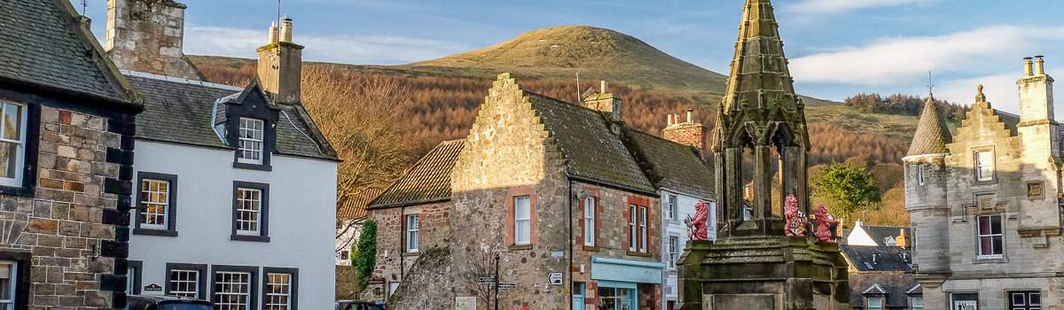 Falkland Hill Race carousel image 1