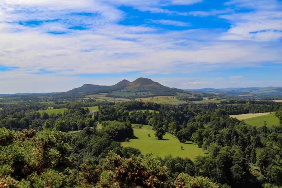 Eildon junior Hill Race (Scottish Junior Championship) carousel image 1