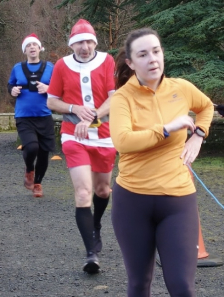 Linlithgow Santa Dash 2023 carousel image 1