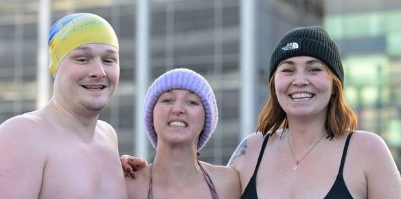 Intro To Cold Water Swims/Dips (Dock 9, Salford Quays) carousel image 1